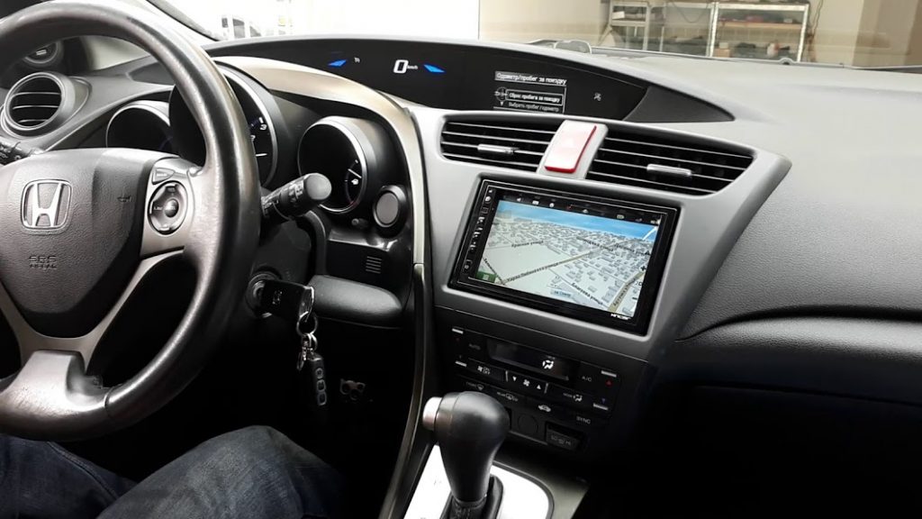 автомагнитола 2DIN в переходной рамке для Honda Civic 5D 2013