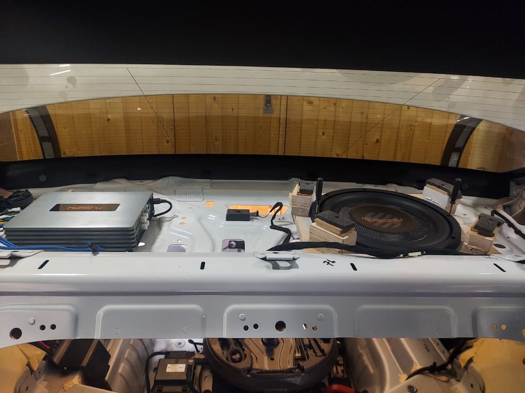 Audi A6 C7 2017 - бюджетный автозвук