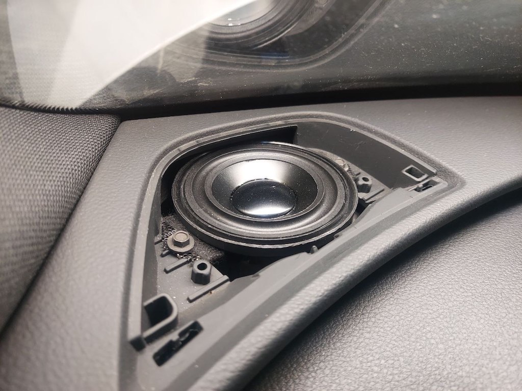 Audi A6 C7 2017 - бюджетный автозвук