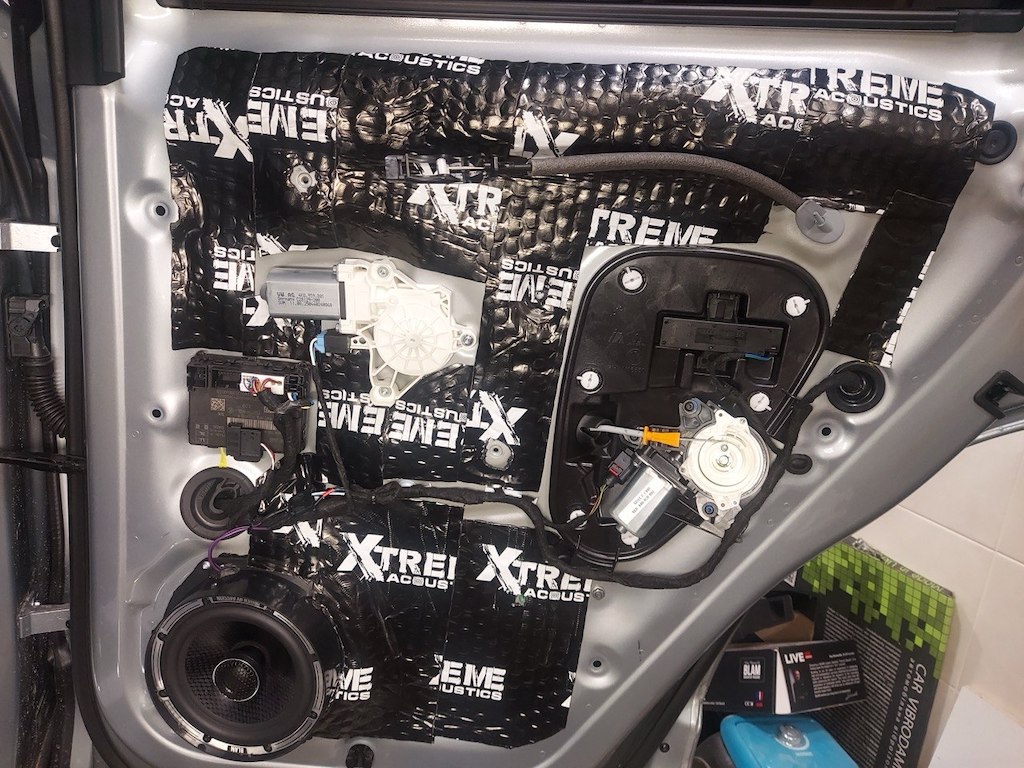 Улучшение автозвука VW Touareg