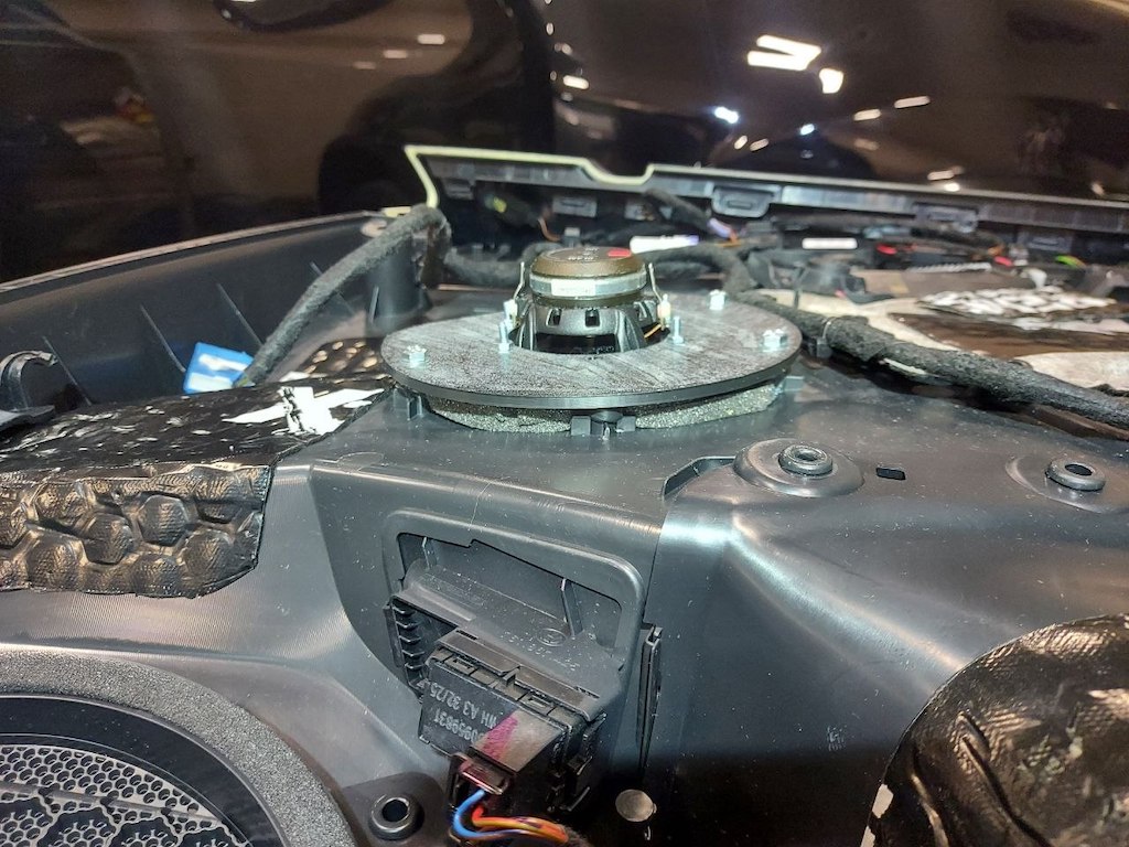 Улучшение автозвука VW Touareg