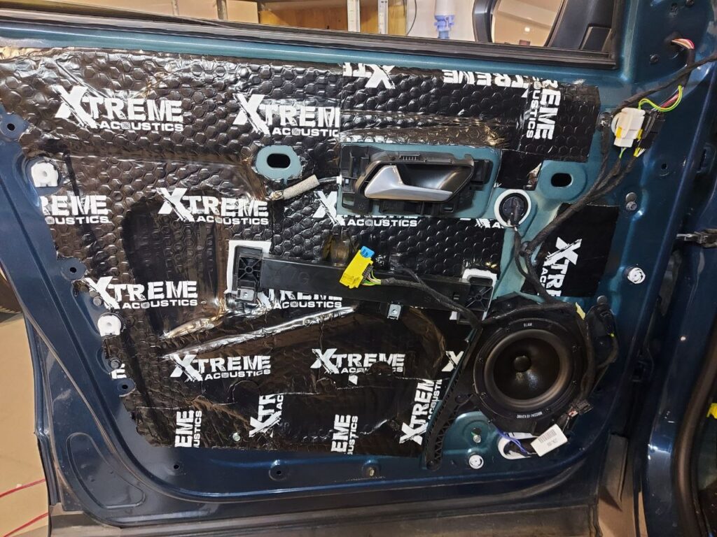Бюджетный автозвук для Peugeot 5008 2021
